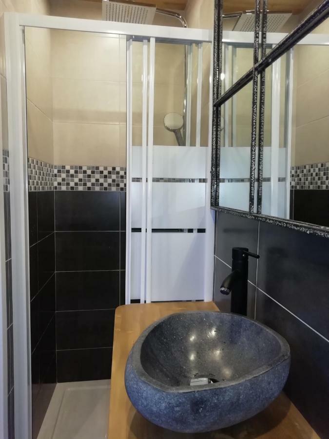 Studio En Duplex Renove Thones Exterior photo